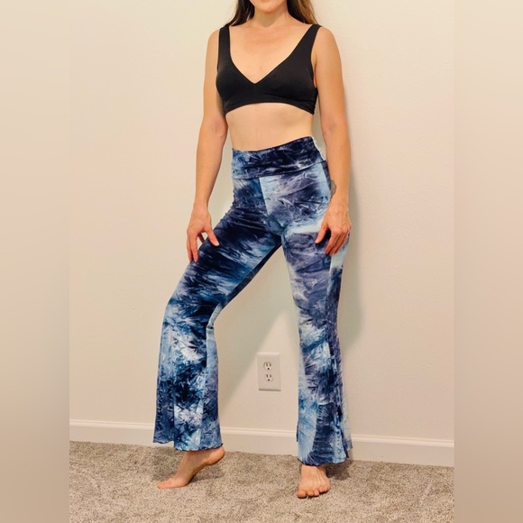 Reign Vermont Joy Pants in Cosmic Blue Velour - Picture 1 of 5